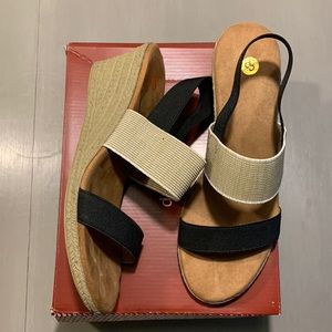 Dress Barn sandals. Black/tan. Size 10